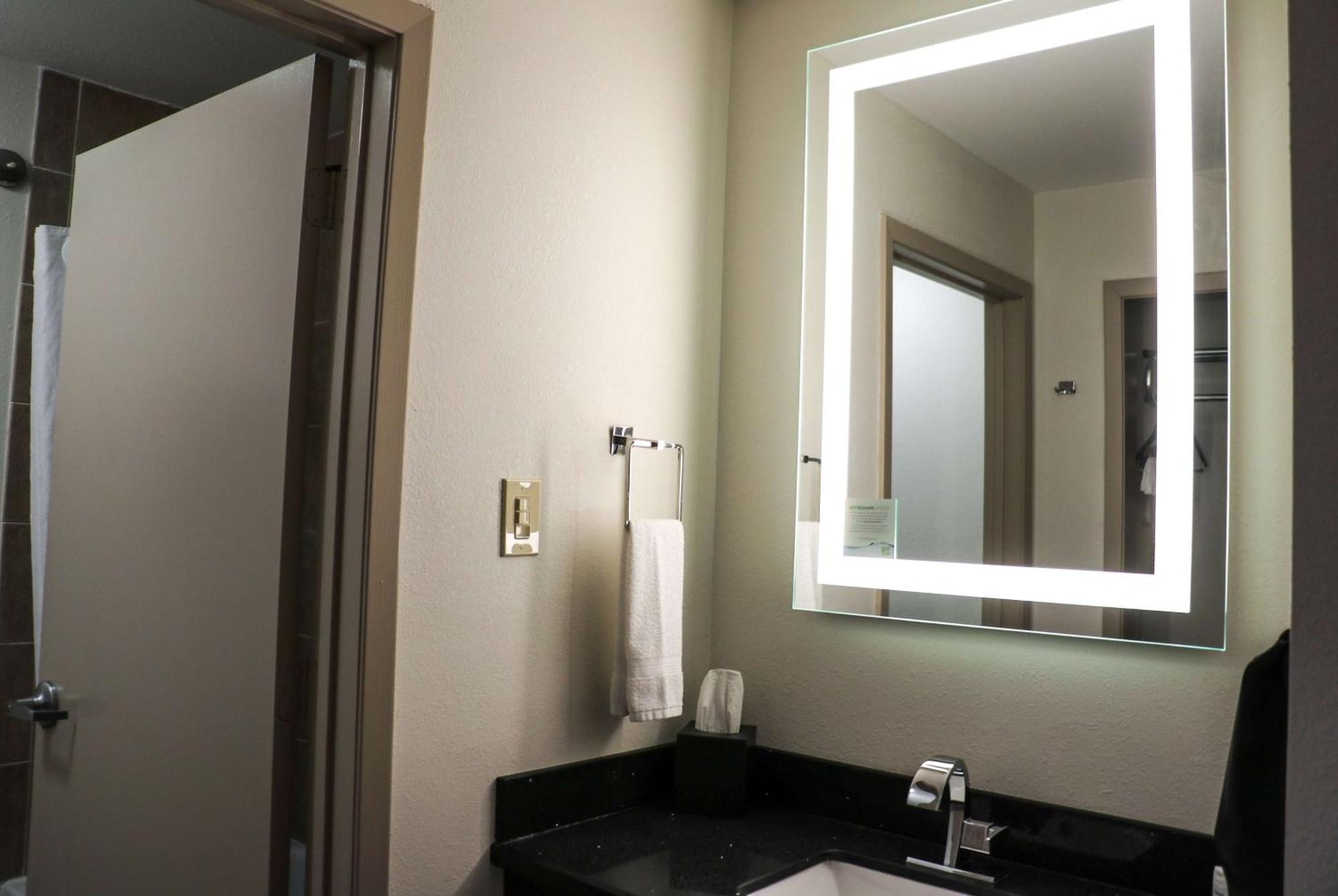Ramada By Wyndham Del Rio Otel Dış mekan fotoğraf